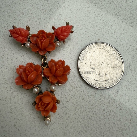 Vintage Dangle Brooch Pin Coral Roses Gold Tone Faux Seed Pearls Celluloid - Picture 8 of 8